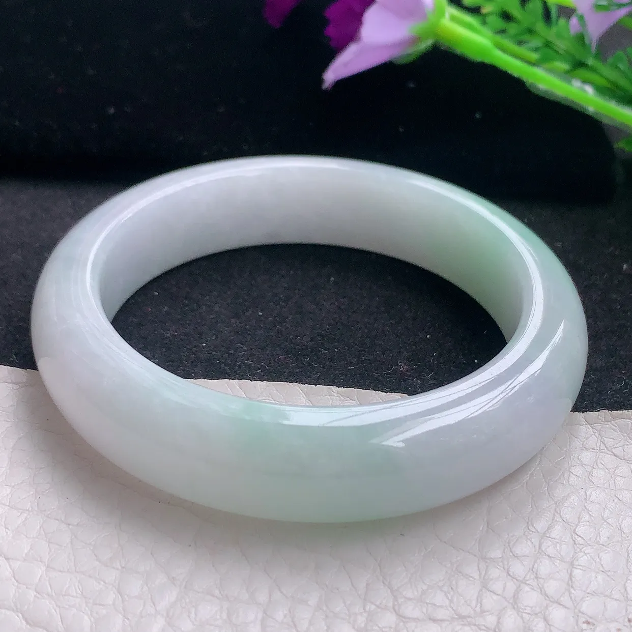 nr自然光53*13*8.8平安镯 缅甸翡翠a货水润清新飘绿宽边玉手镯玉手环