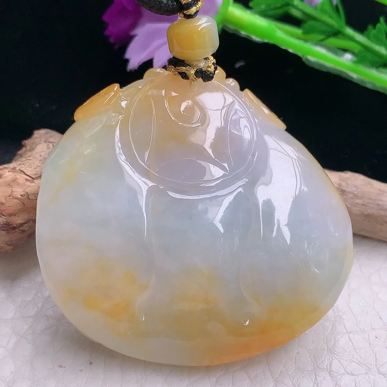 yl实拍46.2*48.8*21.8天然翡翠a货三彩黄加绿财神爷吊坠招财进宝玉坠