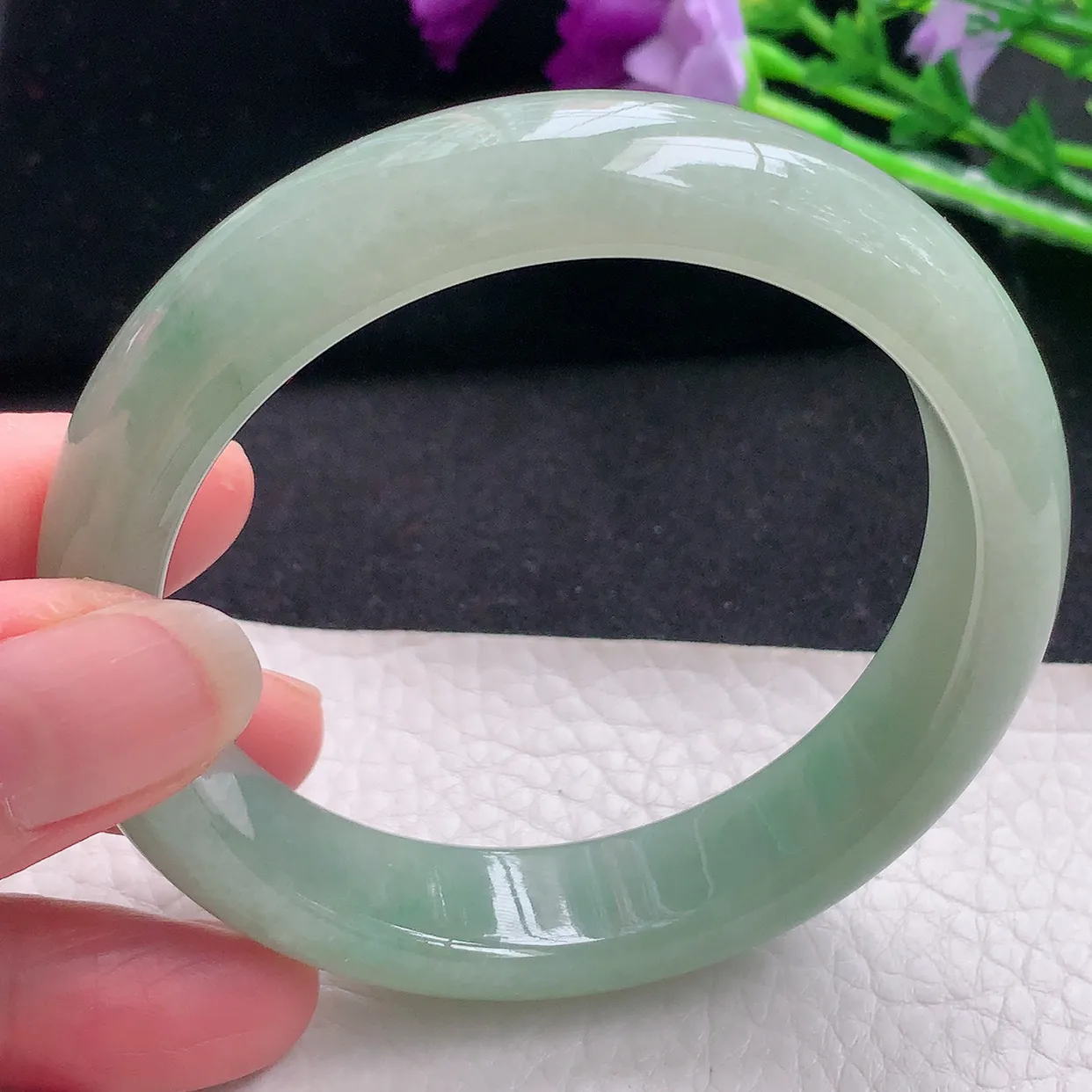 xx自然光58*13.8*8.2平安镯 翡翠A货水润满绿宽边玉手镯玉手环