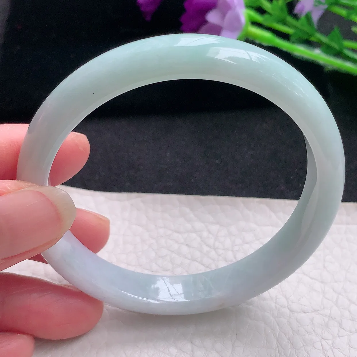 xx自然光58*11*7平安镯 翡翠A货淡春带彩宽边玉手镯玉手环