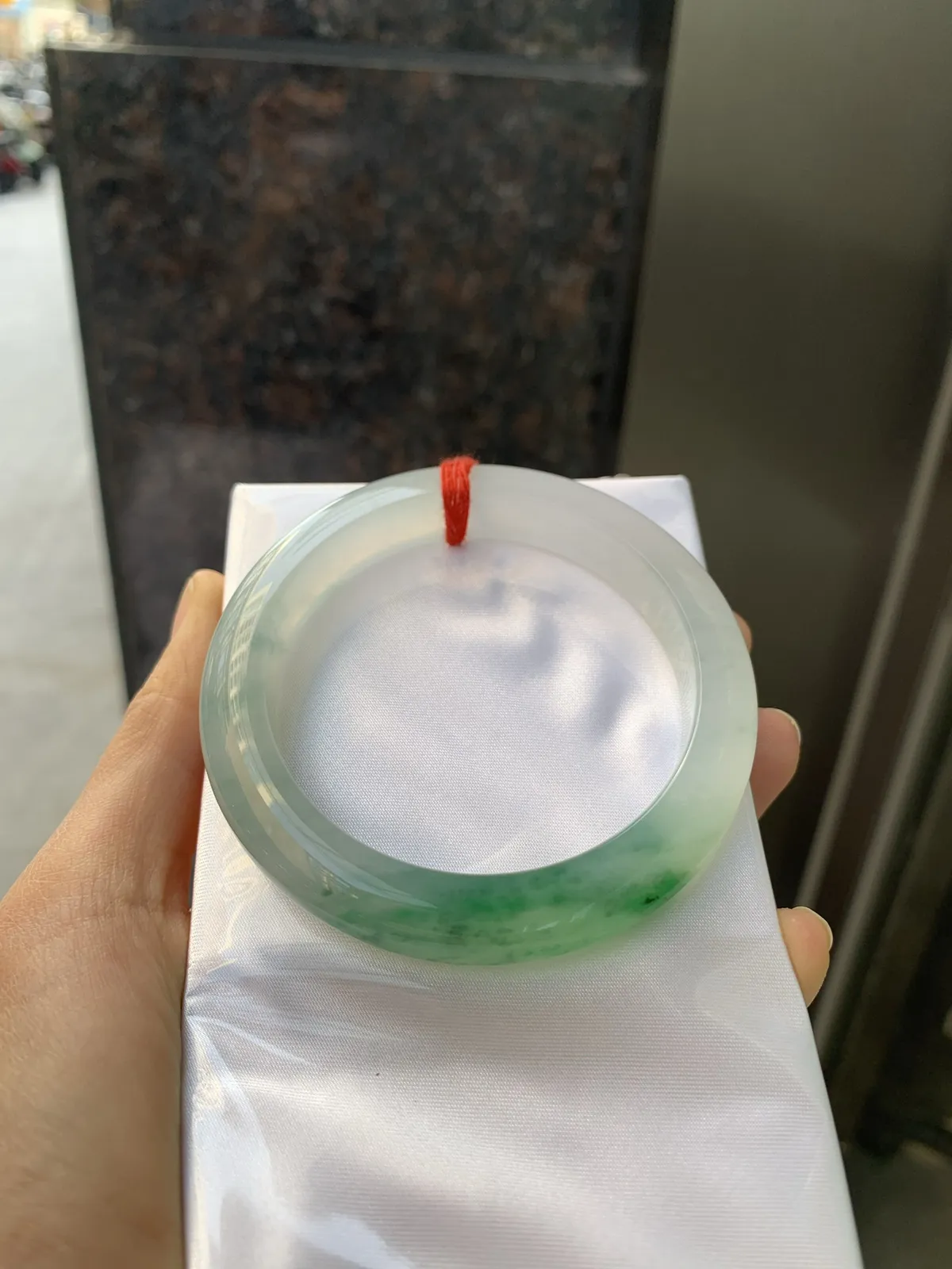 完美，冰润清爽，似云雾里的青松