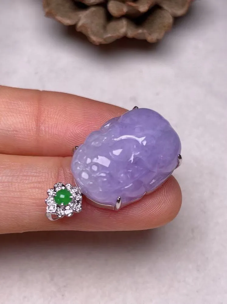 冰糯种紫罗兰貔貅吊坠、真金真钻镶嵌，种水好，玉质细腻 .裸石尺寸 21.6*15.5*