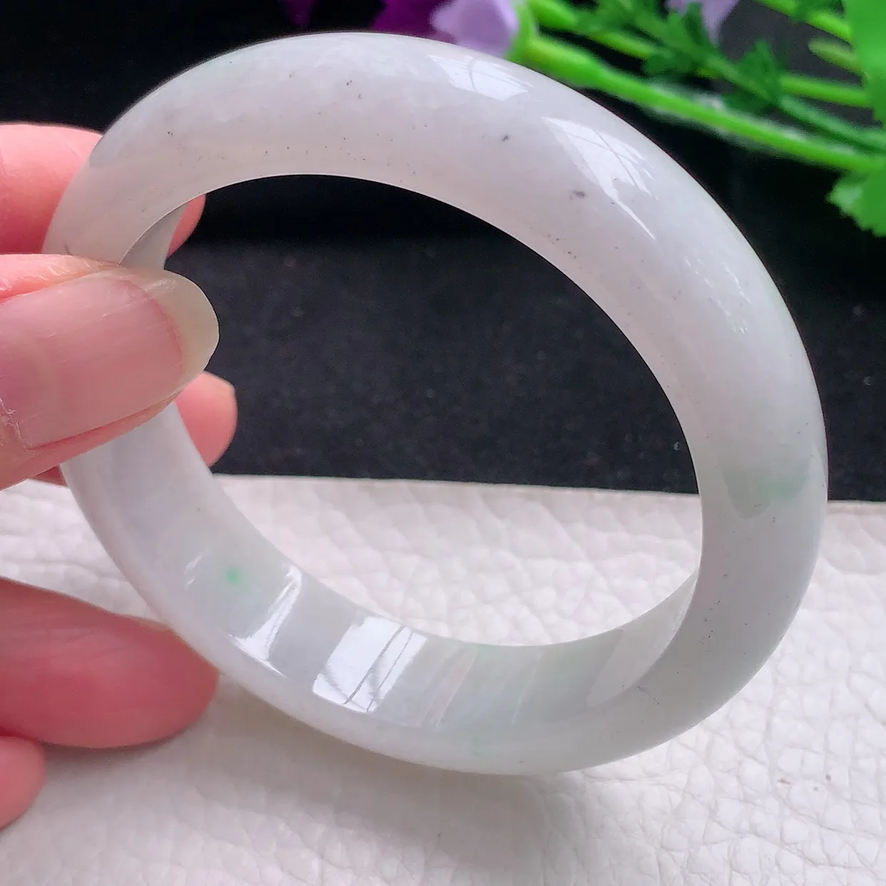 ee自然光55*14*8.4平安镯 缅甸翡翠A货飘绿宽边玉手镯玉手环