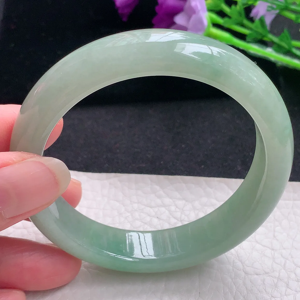 xx自然光58*13.8*8.2平安镯 翡翠A货水润满绿宽边玉手镯玉手环