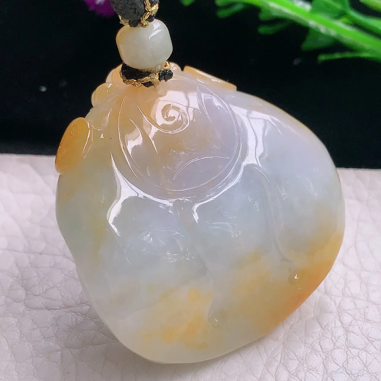 yl实拍46.2*48.8*21.8天然翡翠a货三彩黄加绿财神爷吊坠招财进宝玉坠