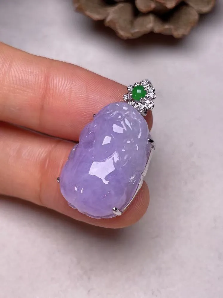 冰糯种紫罗兰貔貅吊坠、真金真钻镶嵌，种水好，玉质细腻 .裸石尺寸 21.6*15.5*