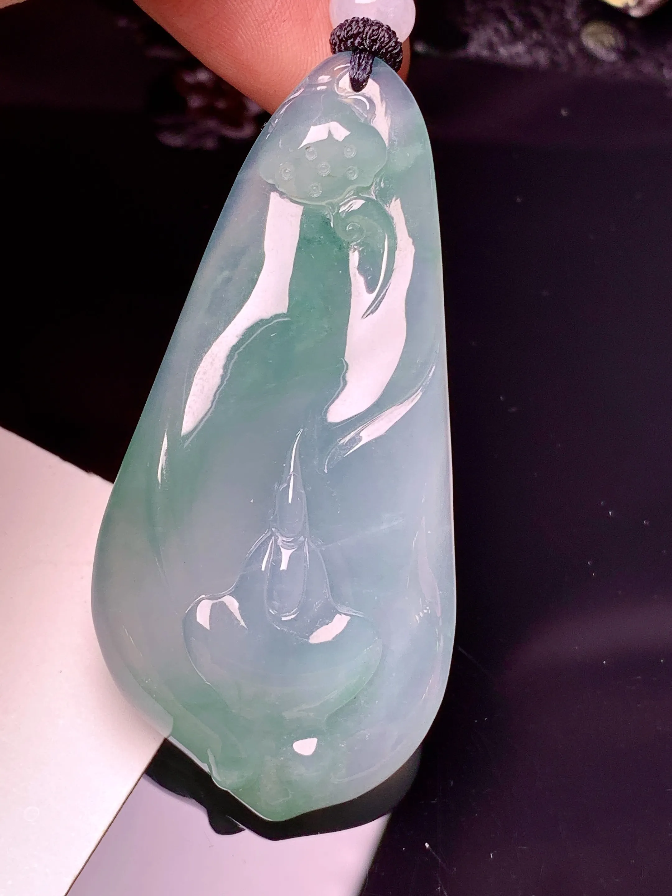 飘绿悟道吊坠 玉质细腻 色泽清新艳丽 整体尺寸58*27.8*6.8