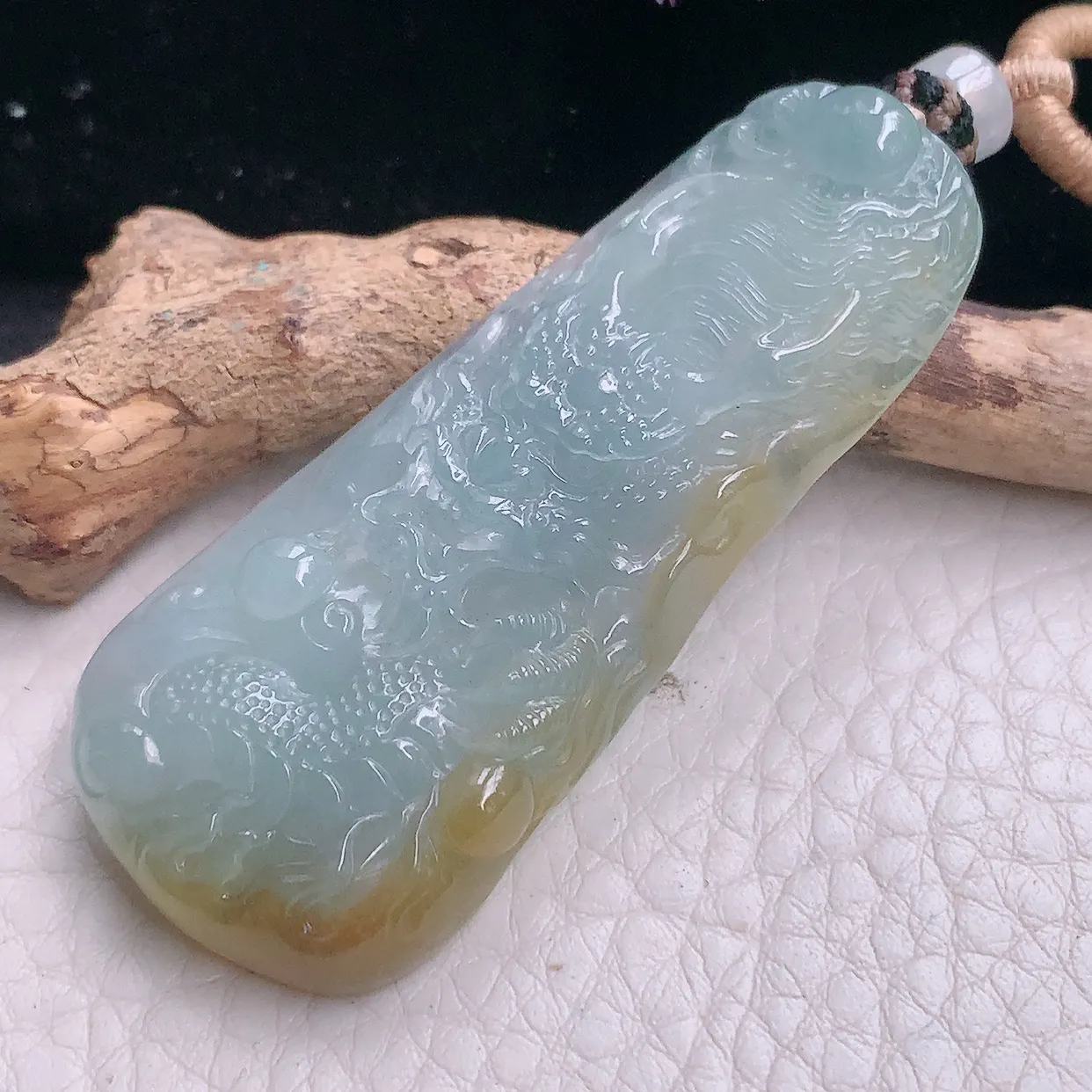 yl实拍57.5*25*7.2天然翡翠a货冰透俏黄龙牌吊坠精雕神龙戏珠玉坠