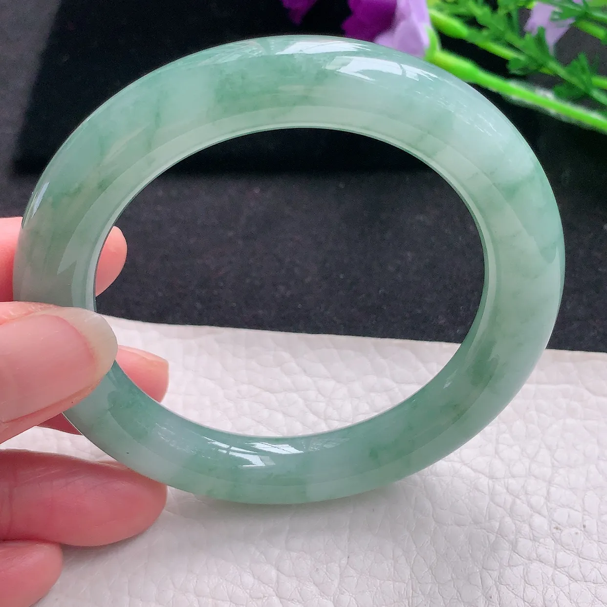 xd自然光59*10.8美人镯 缅甸翡翠a货玉手镯满绿圆条玉手环