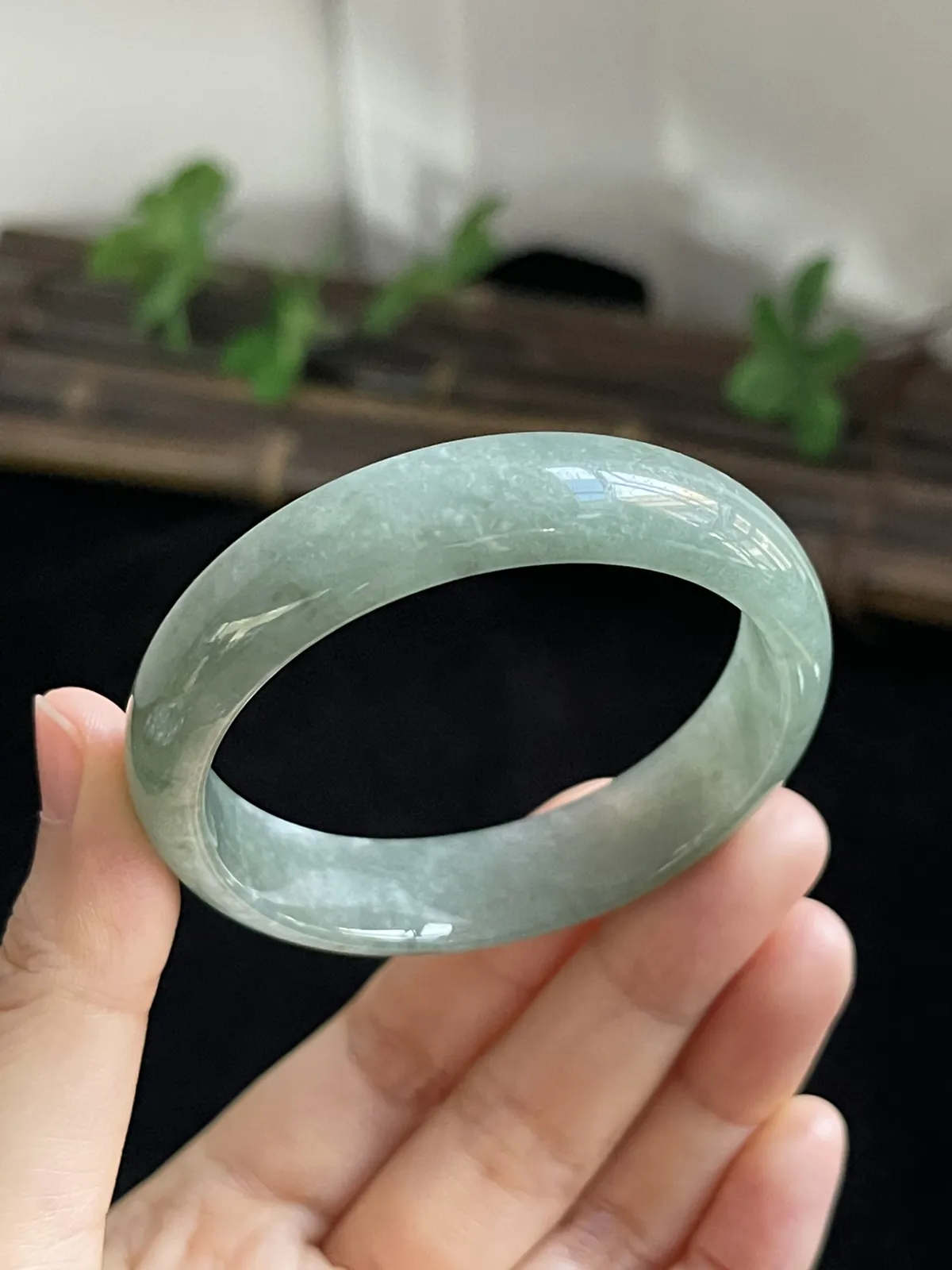 50.4正圈，冰糯种深绿色翡翠手镯