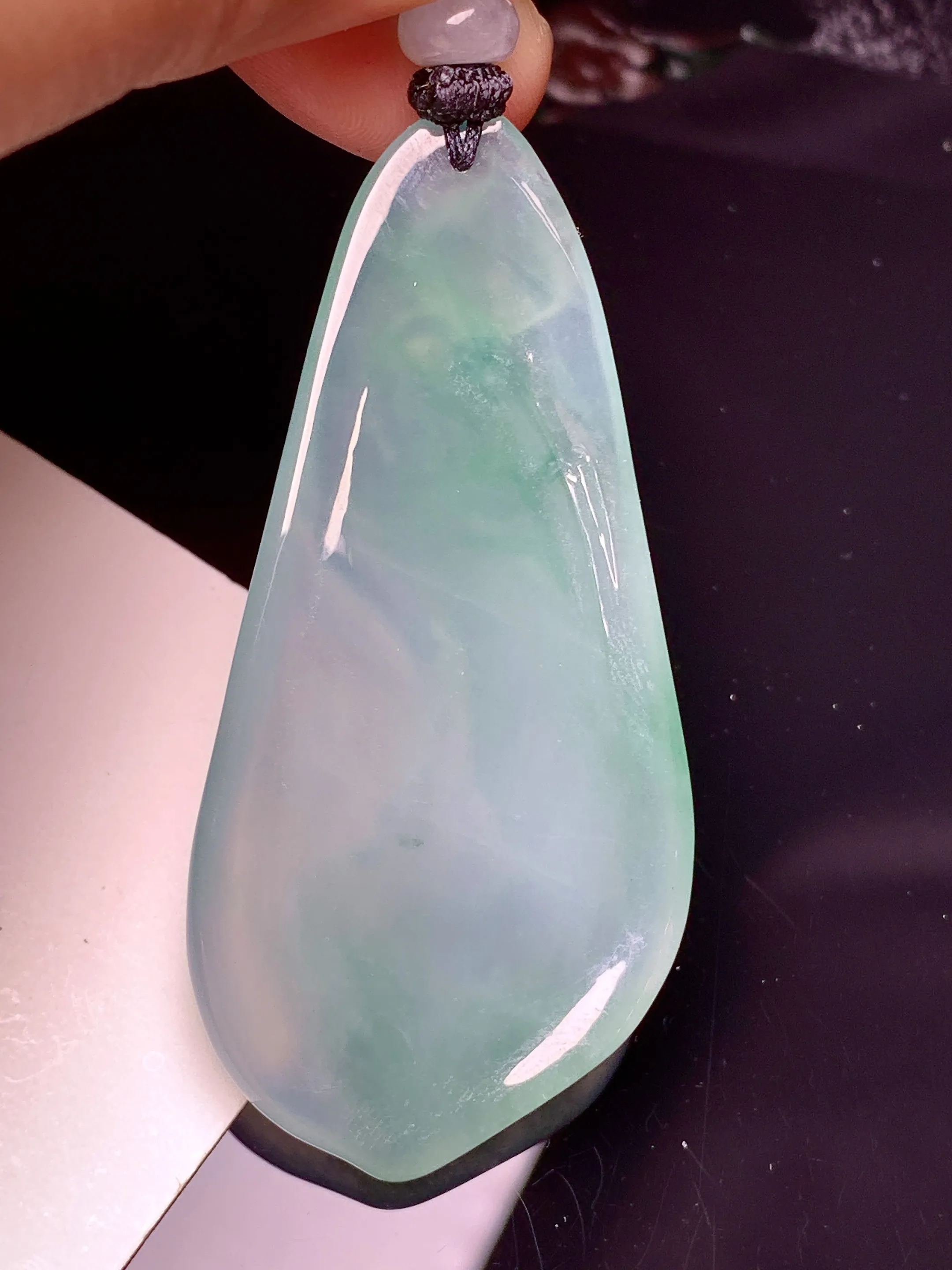 飘绿悟道吊坠 玉质细腻 色泽清新艳丽 整体尺寸58*27.8*6.8