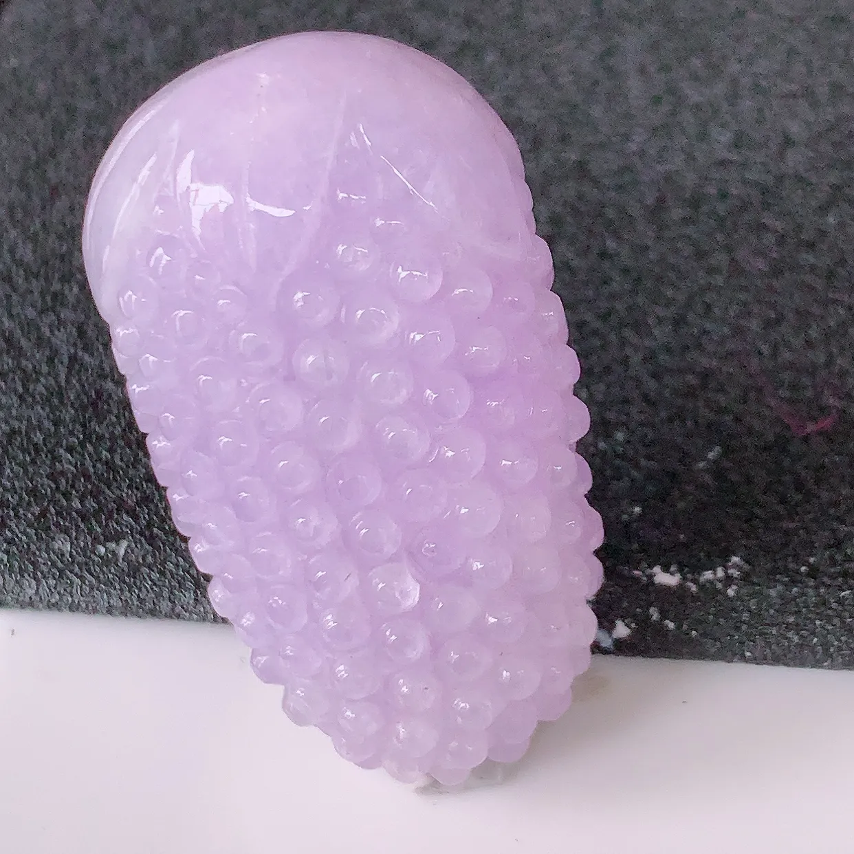 自然光实拍，冰胶紫罗兰翡翠葡萄吊坠，多子多福，翠色灵动，种老水足，寓意好，品相佳，佩戴佳品！#57.