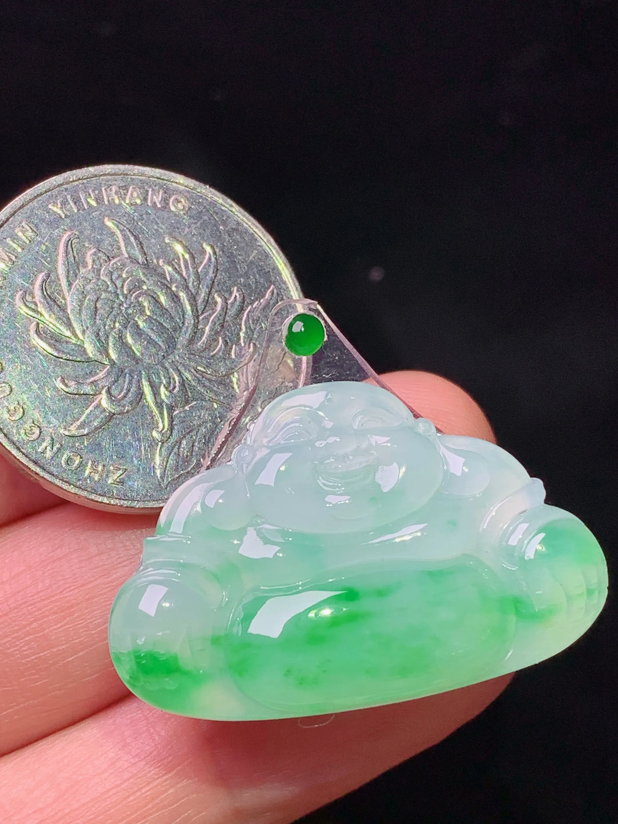 镶嵌款 飘绿佛公 玉质细腻 色泽清新艳丽 整体尺寸21.5*33*4.6