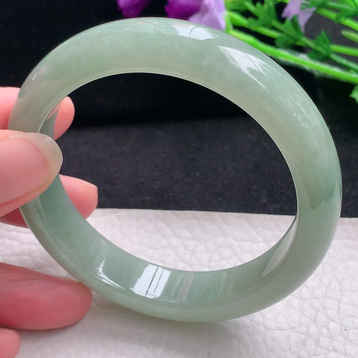 xx自然光58*13.8*8.2平安镯 翡翠A货水润满绿宽边玉手镯玉手环