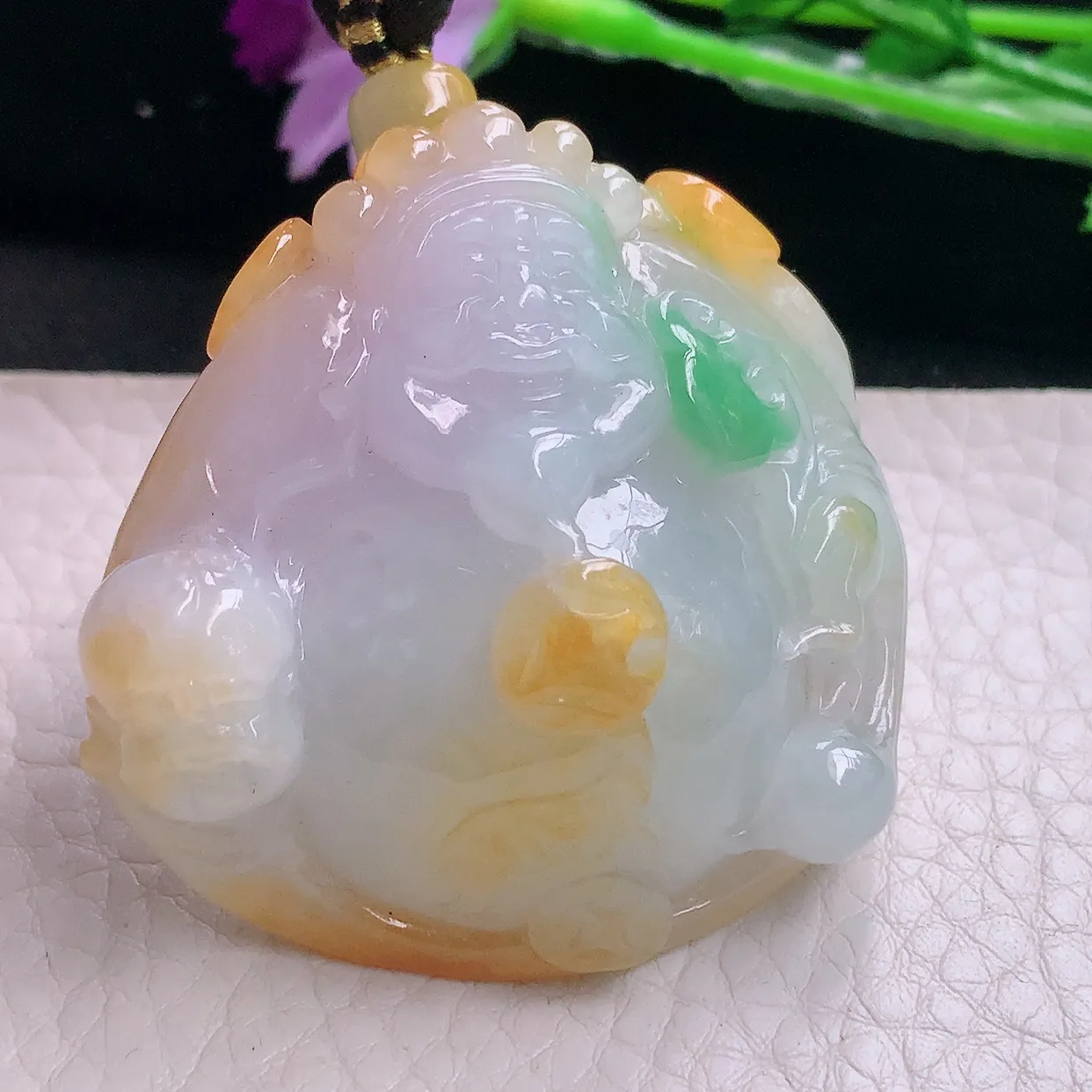 yl实拍46.2*48.8*21.8天然翡翠a货三彩黄加绿财神爷吊坠招财进宝玉坠