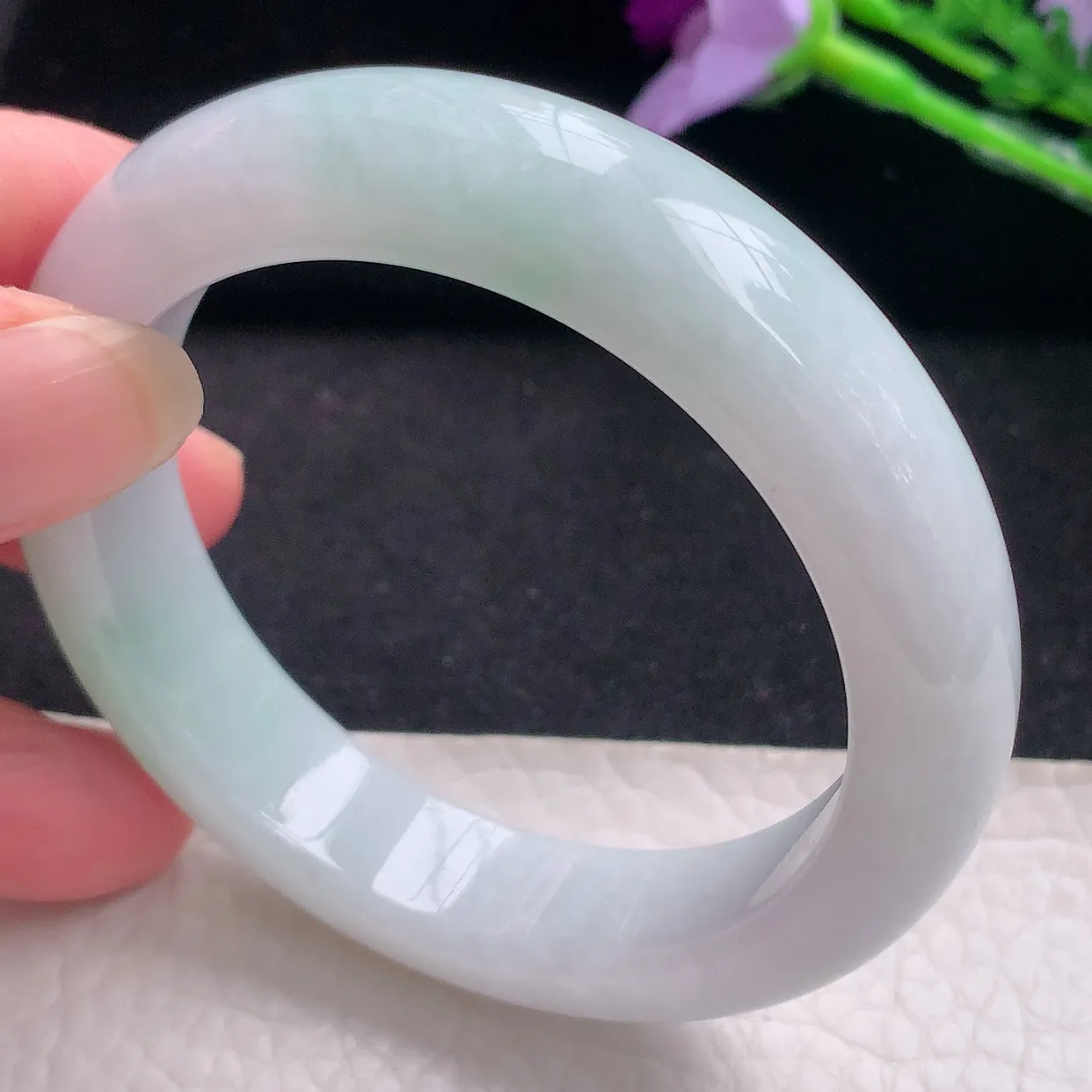 nr自然光53*13*8.8平安镯 缅甸翡翠a货水润清新飘绿宽边玉手镯玉手环