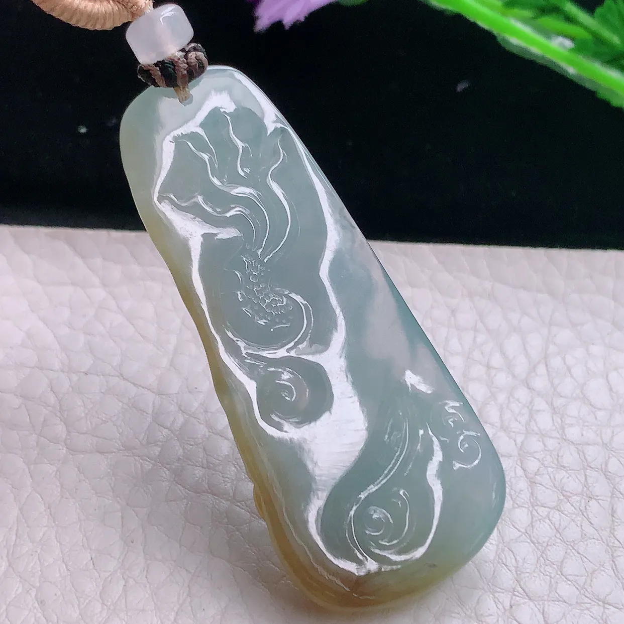 yl实拍57.5*25*7.2天然翡翠a货冰透俏黄龙牌吊坠精雕神龙戏珠玉坠