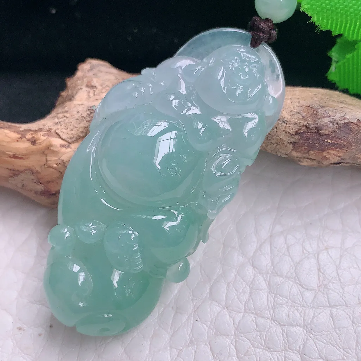 Lz实拍47.5*23*11.3天然翡翠a货冰种站佛祖吊坠冰透精雕布袋佛弥勒佛玉坠