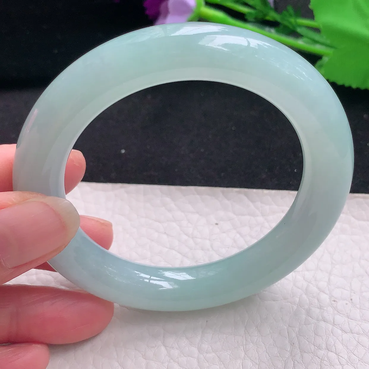 nc自然光55*11.5*11胖圆镯 翡翠玉手镯冰胶浅绿圆条玉手环 美人镯