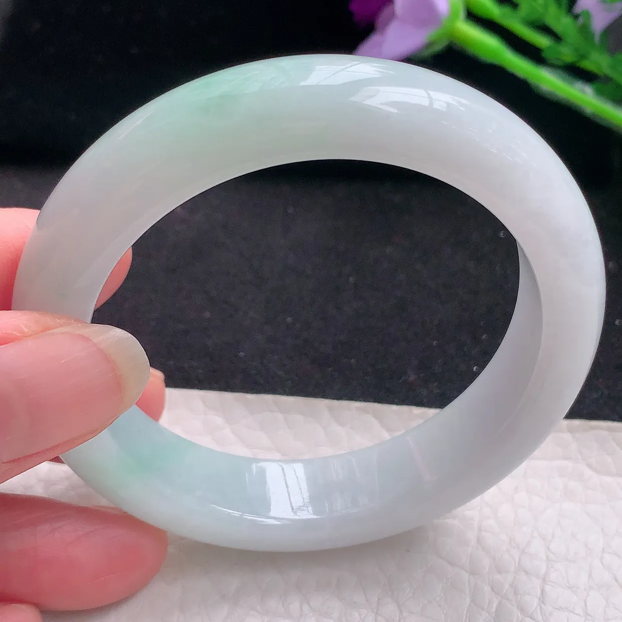 nr自然光53*13*8.8平安镯 缅甸翡翠a货水润清新飘绿宽边玉手镯玉手环