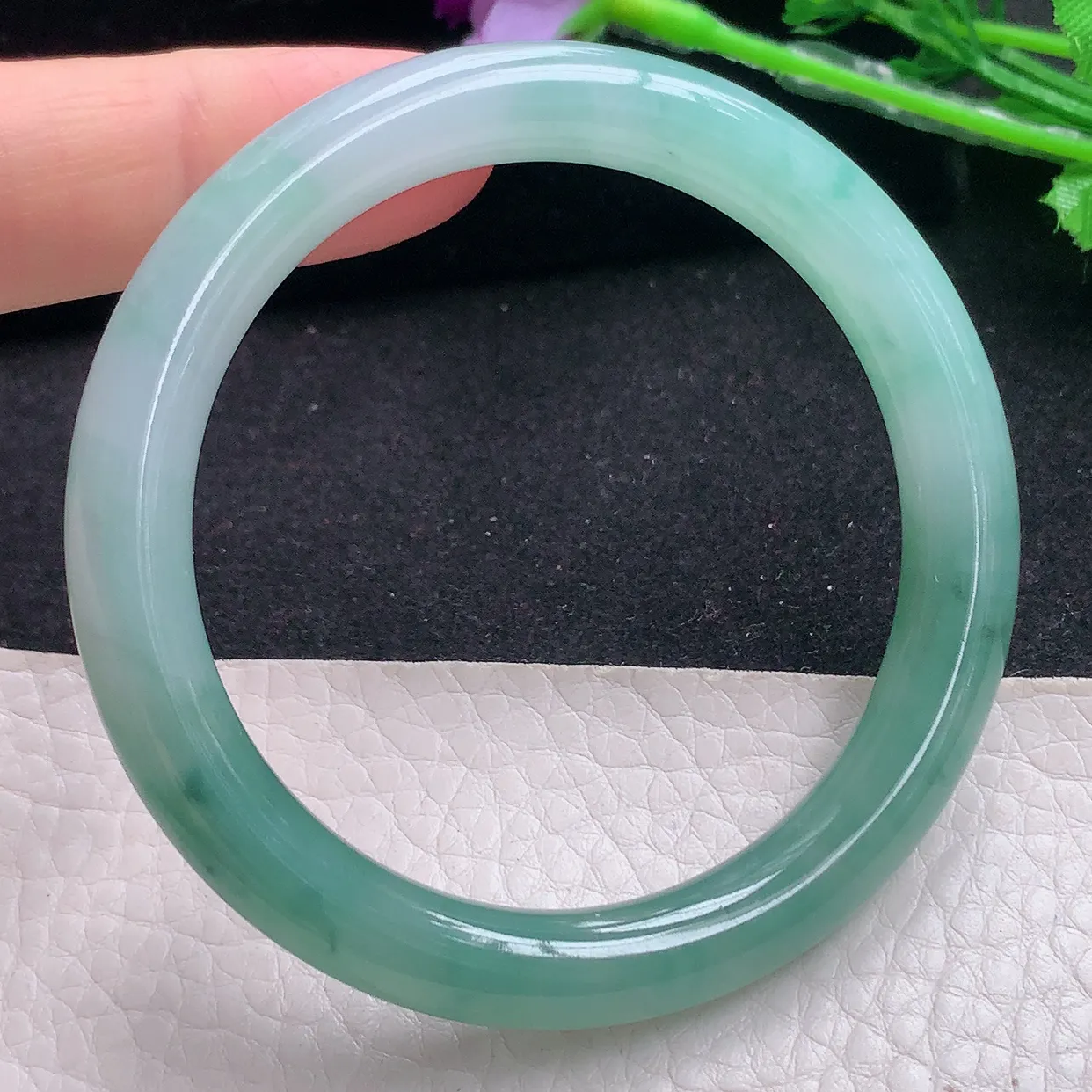 xo自然光53.5*8.5美人镯 缅甸翡翠A货飘花圆条玉手镯玉手环