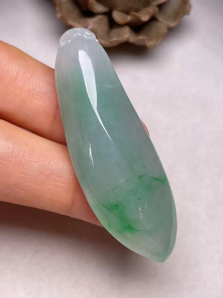 冰糯种飘绿【福瓜】吊坠，种水好，玉质细腻 ，卖相好.