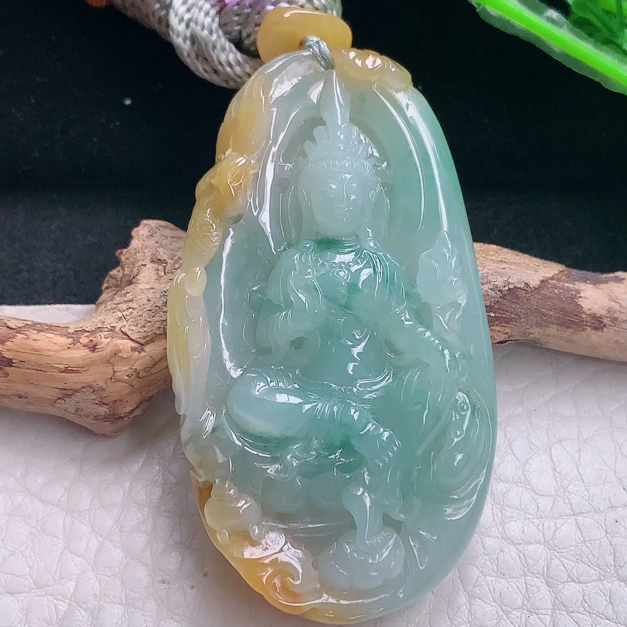 yl实拍60*33.8*11.2天然翡翠a货俏黄翡倚凤观音吊坠冰透精雕守护神玉坠