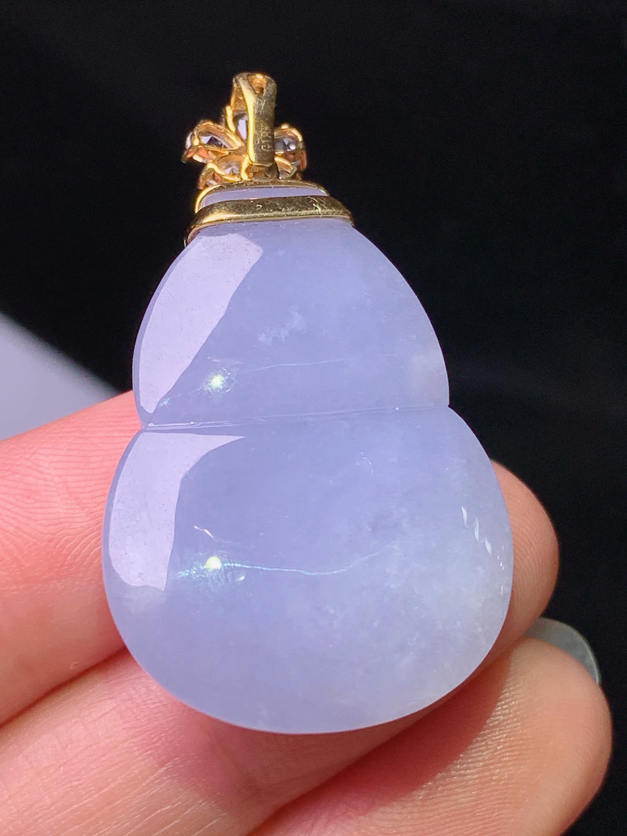 18k金钻镶嵌紫罗兰葫芦吊坠 玉质细腻 色泽清新艳丽 整体尺寸40.8*23.5*11.2