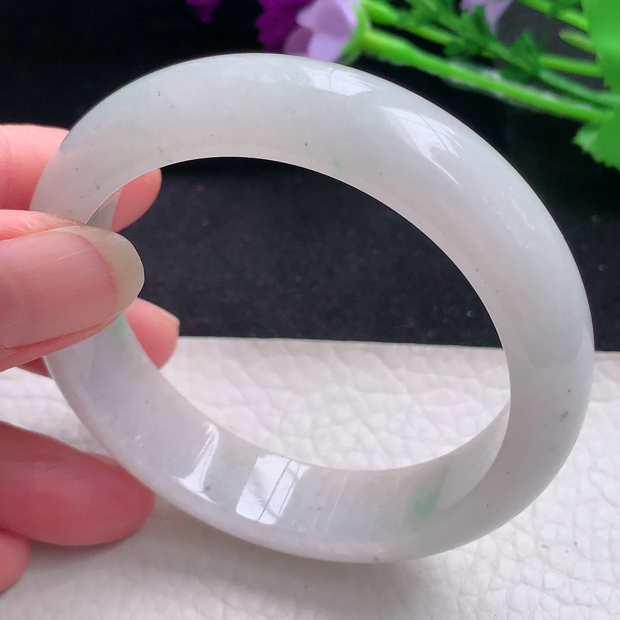 ee自然光55*14*8.4平安镯 缅甸翡翠A货飘绿宽边玉手镯玉手环