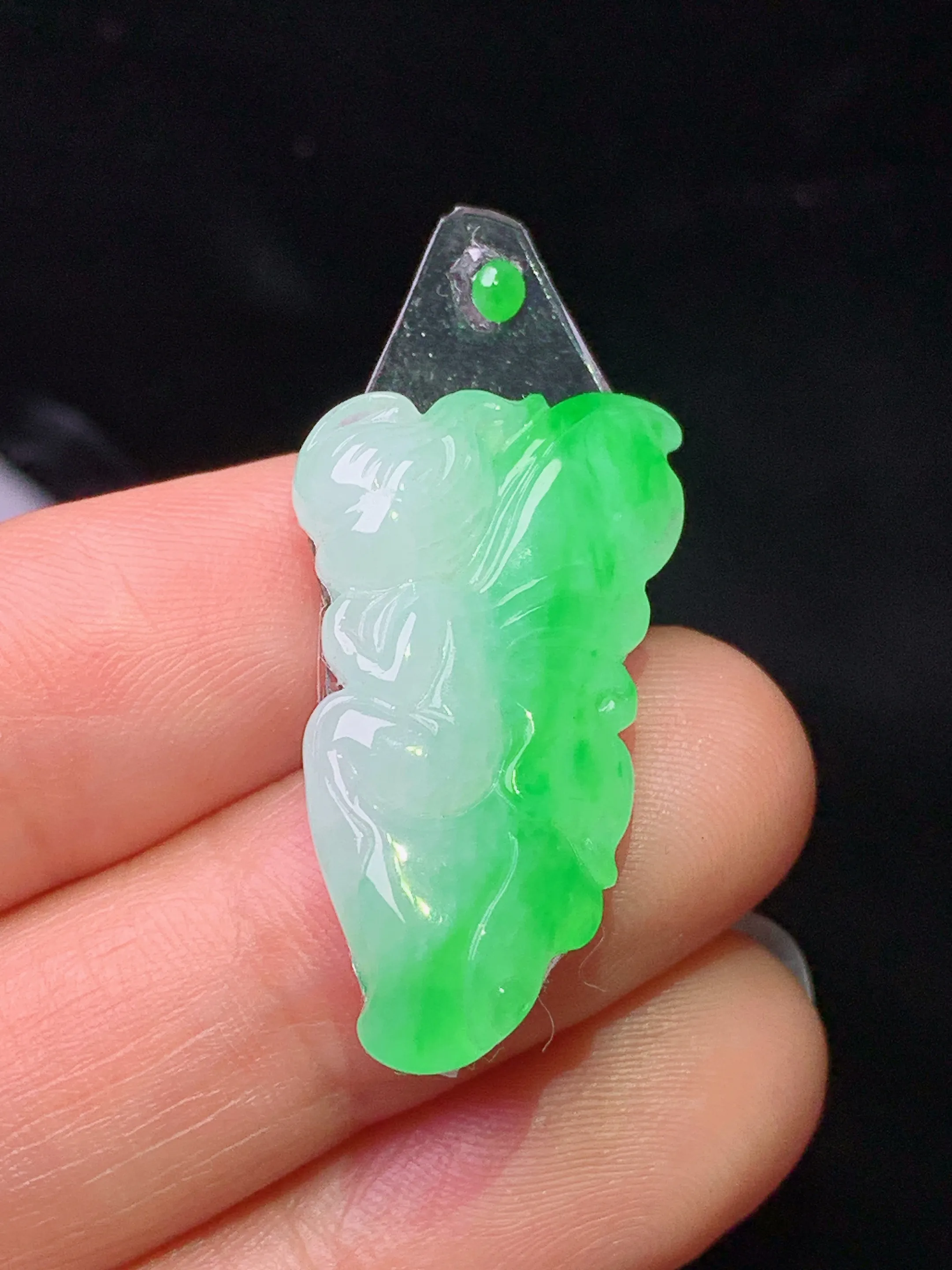 镶嵌款 翠绿天使宝宝吊坠 玉质细腻 色泽清新艳丽 整体尺寸29*16*4.8