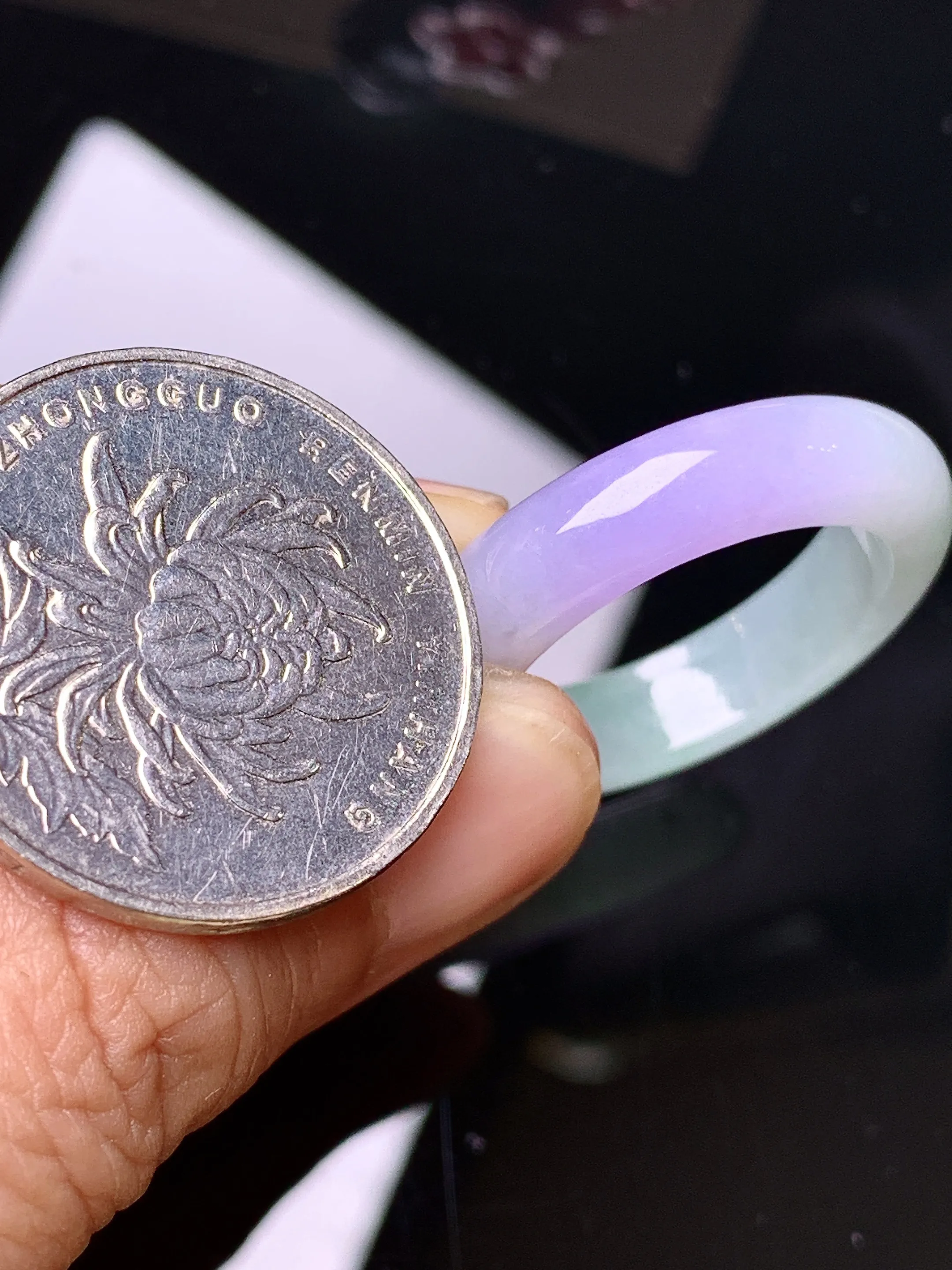 紫罗兰指环 玉质细腻 色泽清新艳丽 圈口23 整体尺寸28.3*5.6*4.2