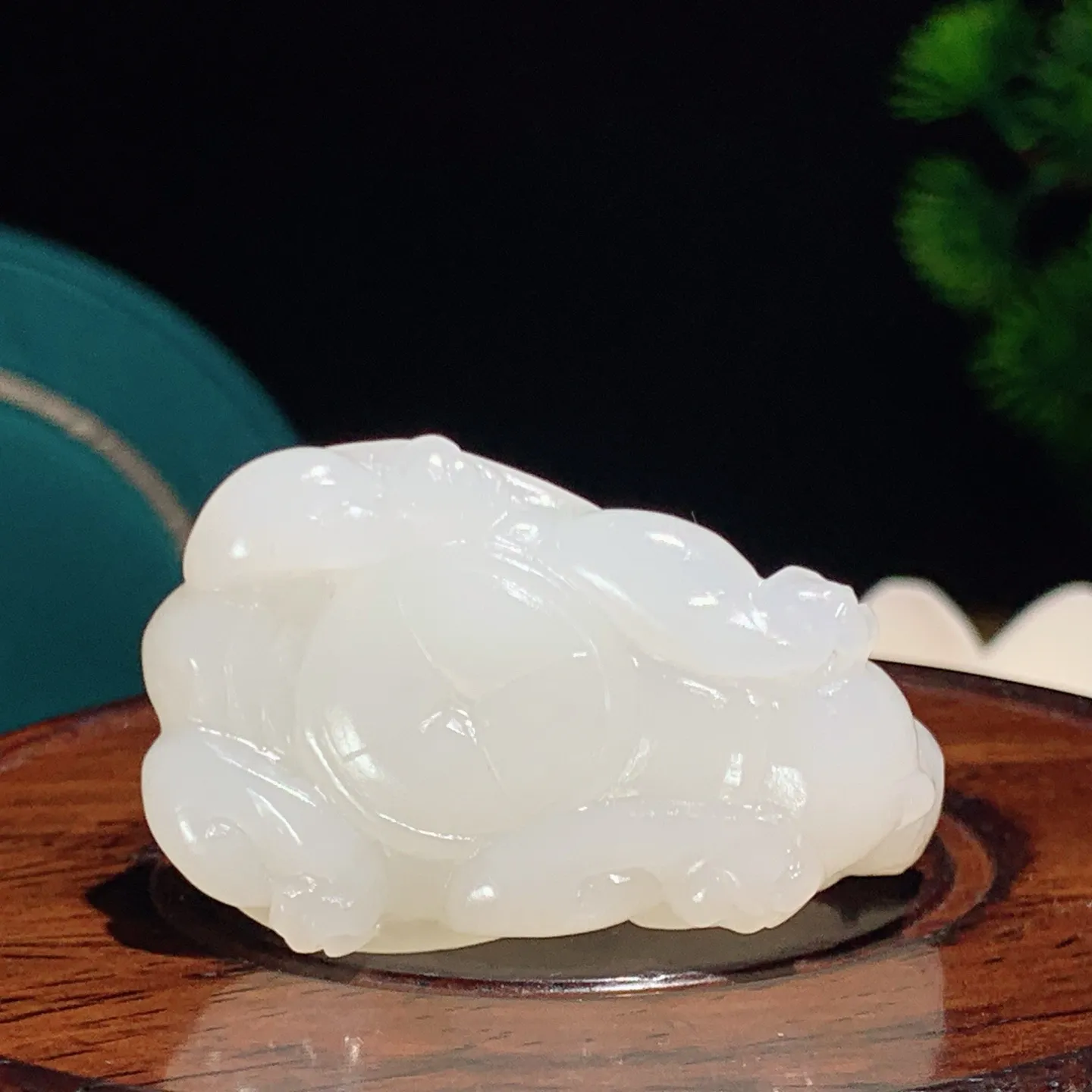 和田玉白玉羊脂白富贵长寿龙龟挂件。尺寸41/27/19重30克。玉质细腻油润。手推出油。佩戴高端典雅。lt251220