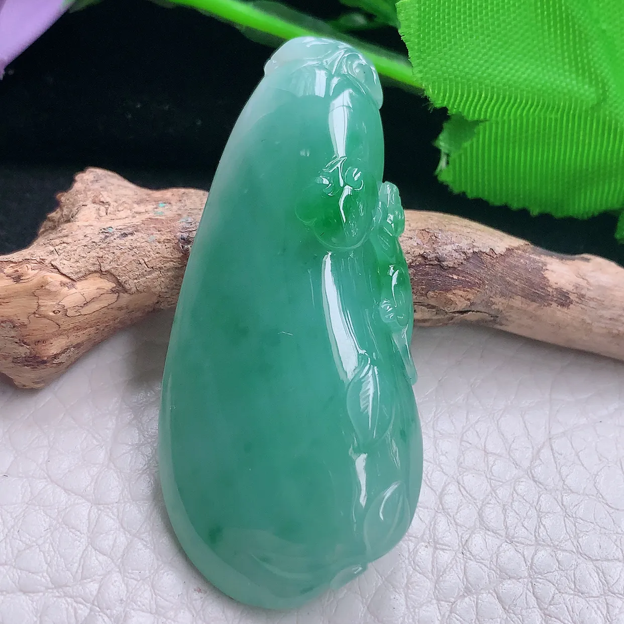 Lz实拍54.6*25*9天然翡翠a货蓝绿大福瓜吊坠冰透精雕吉祥如意玉坠