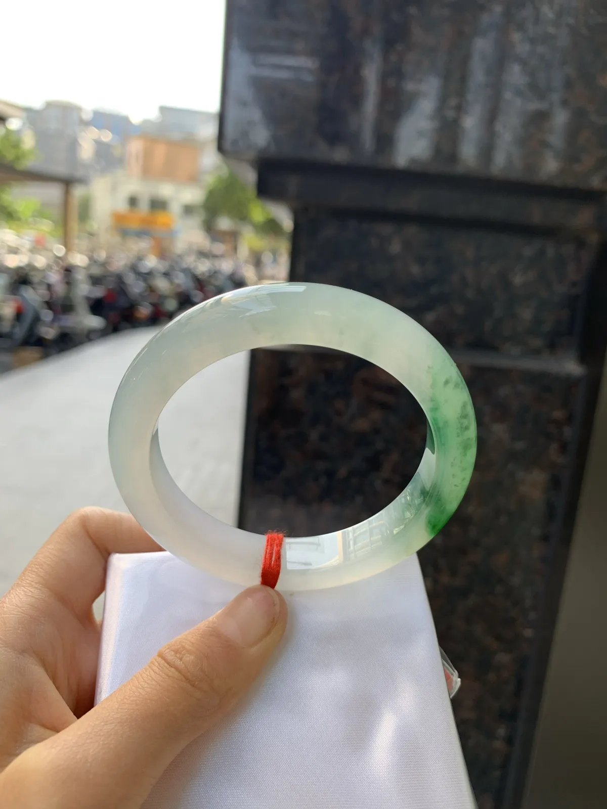 完美，冰润清爽，似云雾里的青松