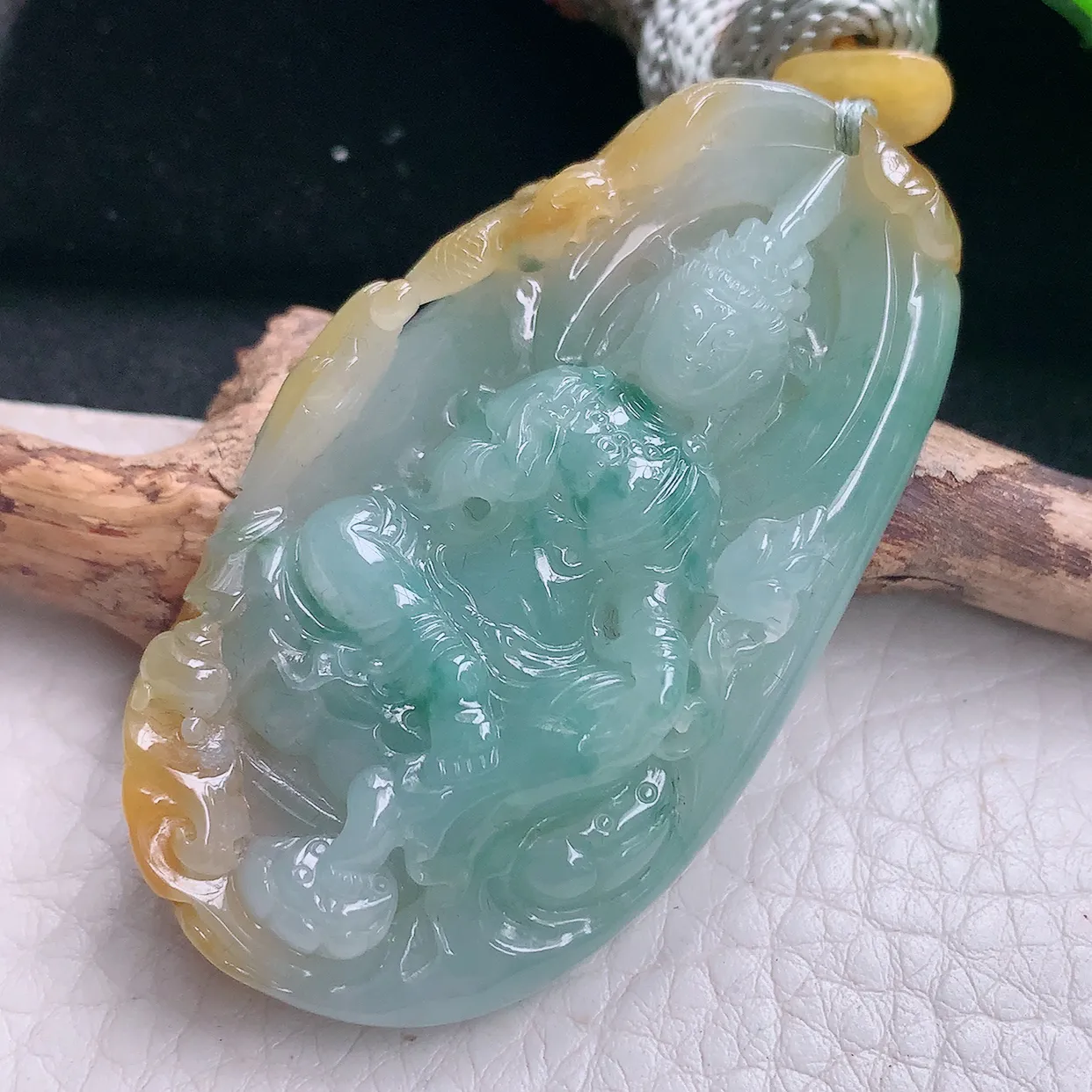 yl实拍60*33.8*11.2天然翡翠a货俏黄翡倚凤观音吊坠冰透精雕守护神玉坠
