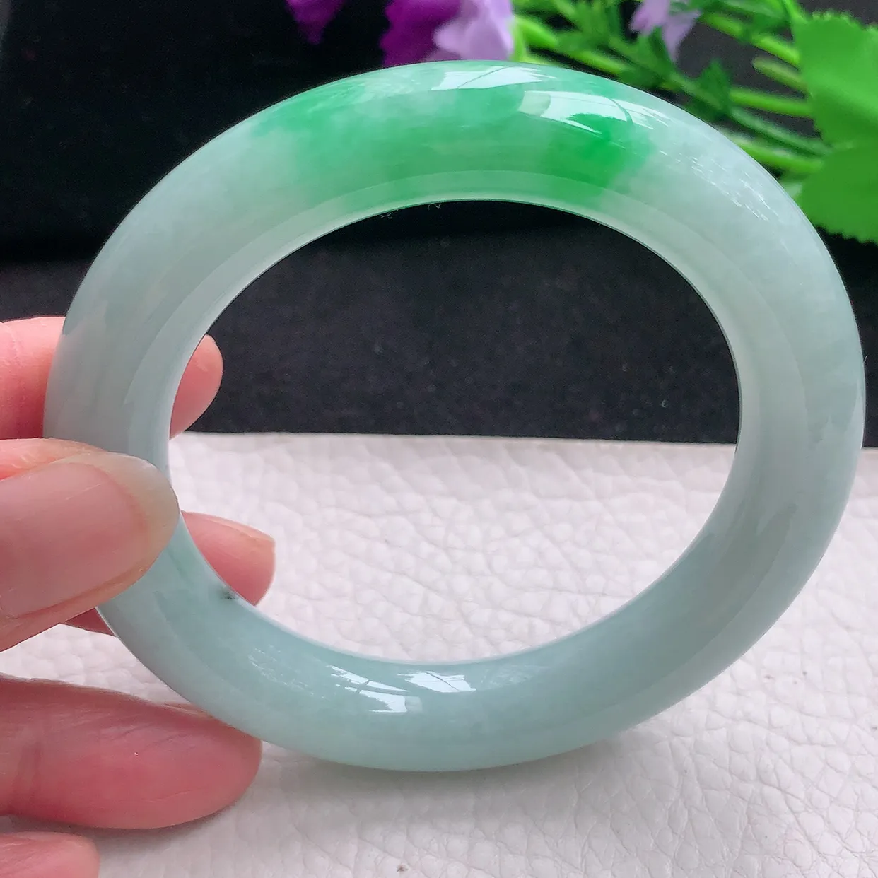 jx自然光56.5*12*11.5胖圆镯 缅甸翡翠a货玉手镯飘绿圆条玉手环