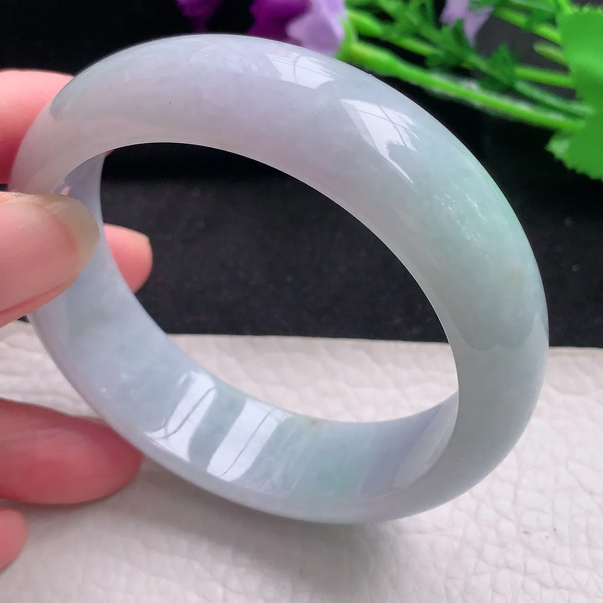 ee自然光58*18*8.2轮胎镯 缅甸翡翠A货淡春带彩宽边玉手镯玉手环