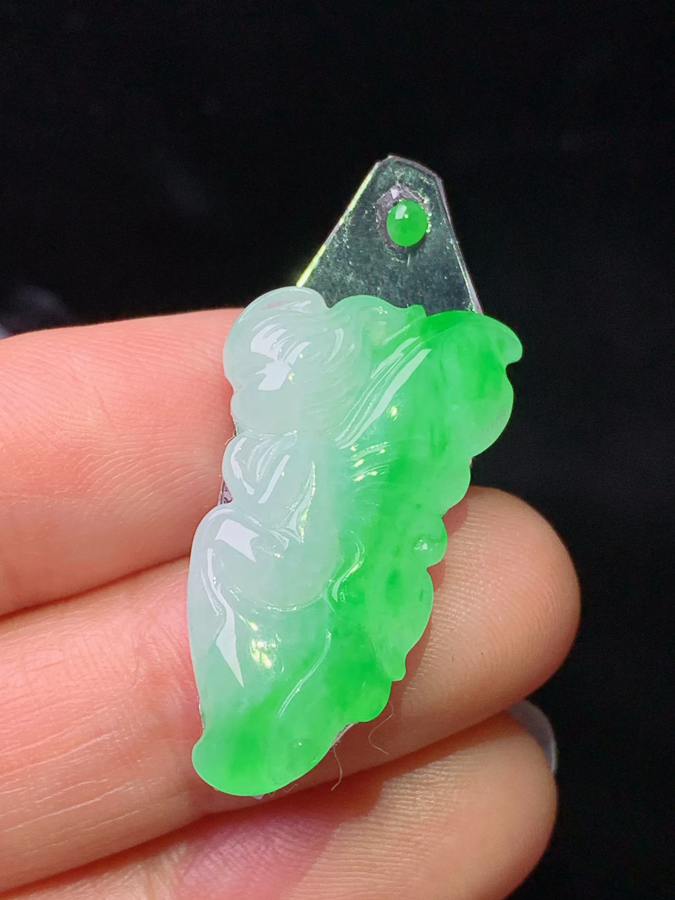 镶嵌款 翠绿天使宝宝吊坠 玉质细腻 色泽清新艳丽 整体尺寸29*16*4.8