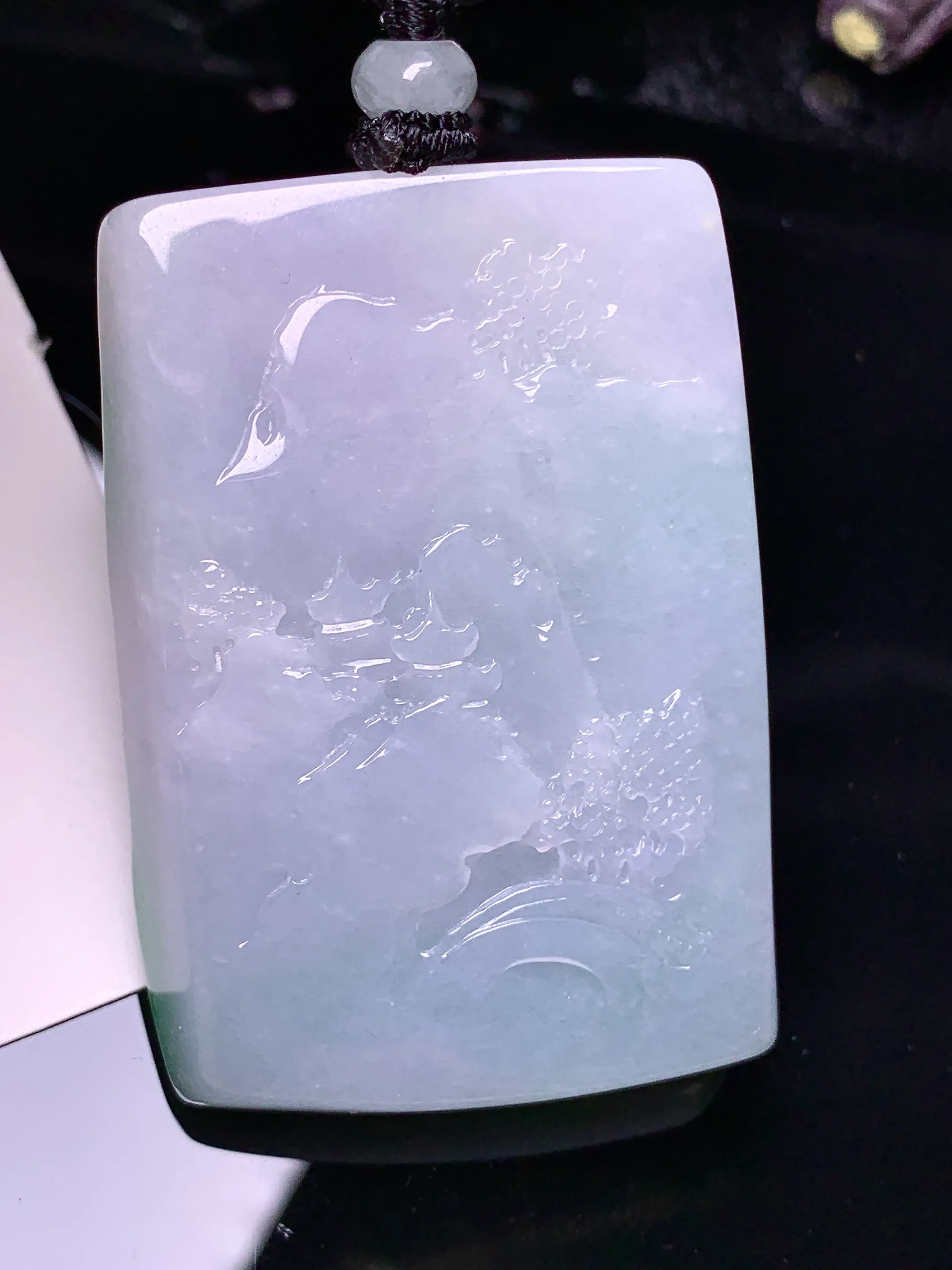 翠绿山水牌子吊坠 玉质细腻 色泽清新艳丽 整体尺寸51*35.6*11.7