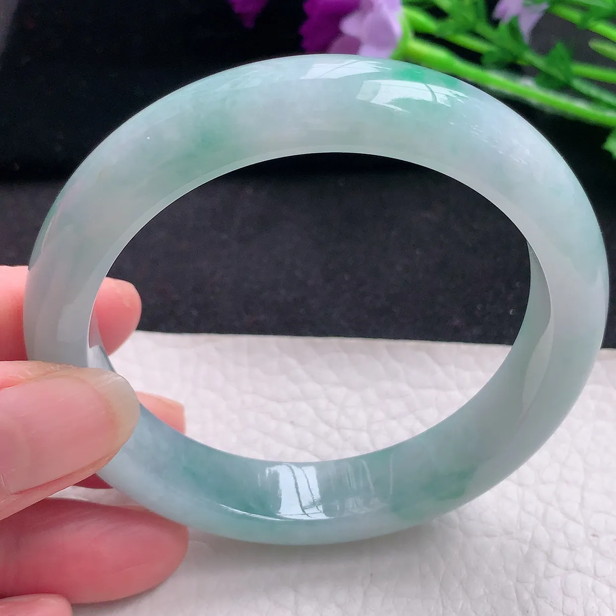 ee自然光58*13.6*8.5平安镯 缅甸翡翠A货飘绿宽边玉手镯玉手环