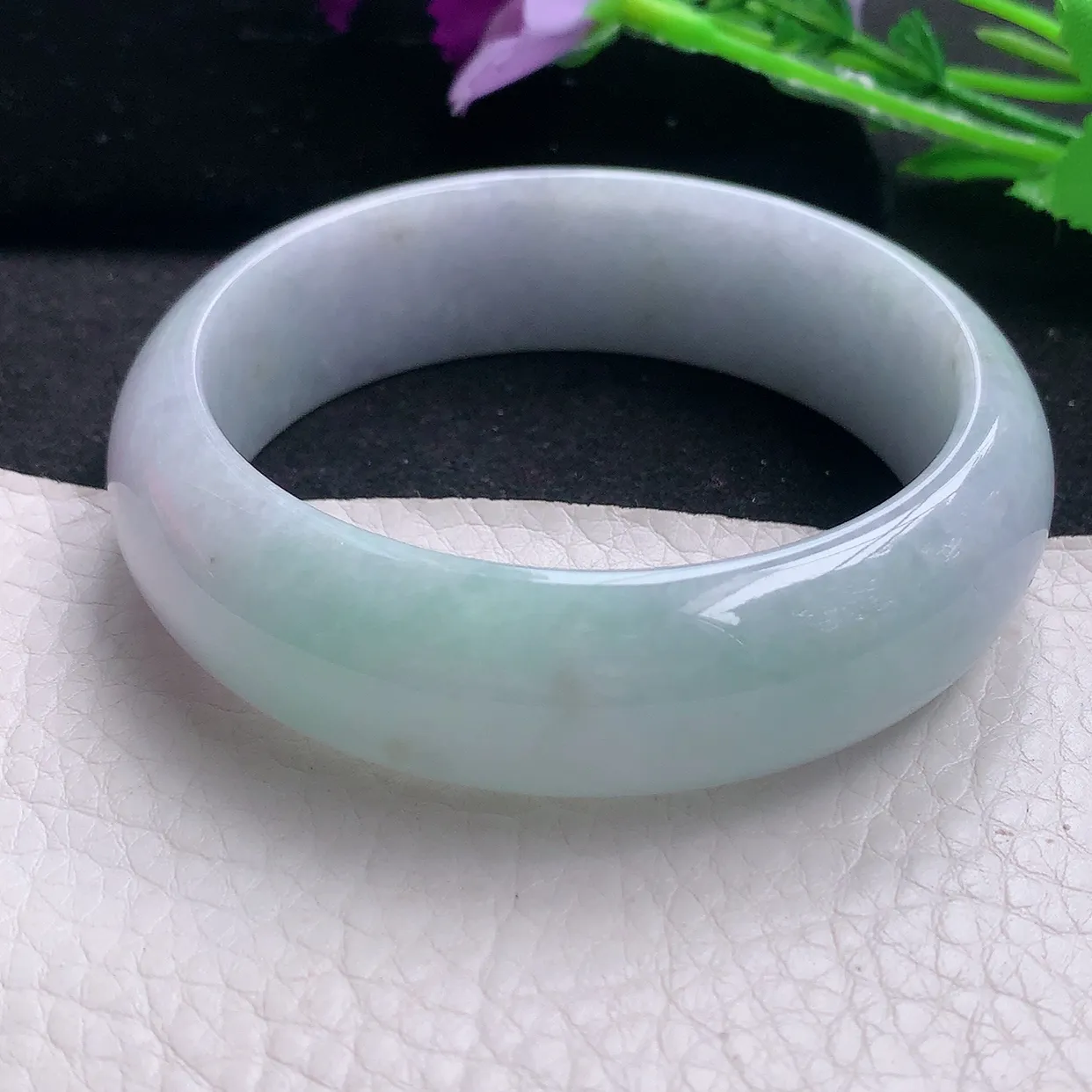 ee自然光58*18*8.2轮胎镯 缅甸翡翠A货淡春带彩宽边玉手镯玉手环