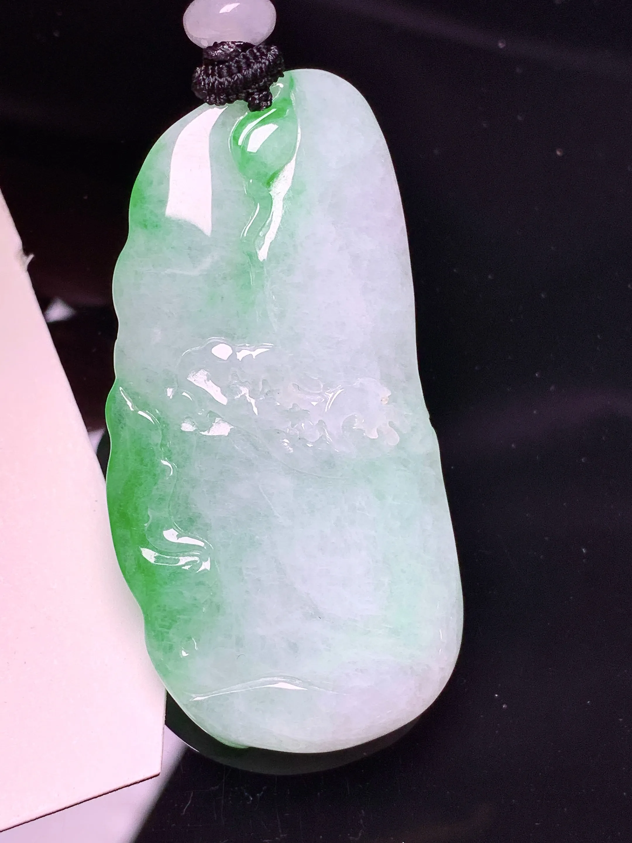 翠绿仙鹤吊坠 玉质细腻 色泽清新艳丽 整体尺寸48.8*24.8*8.8