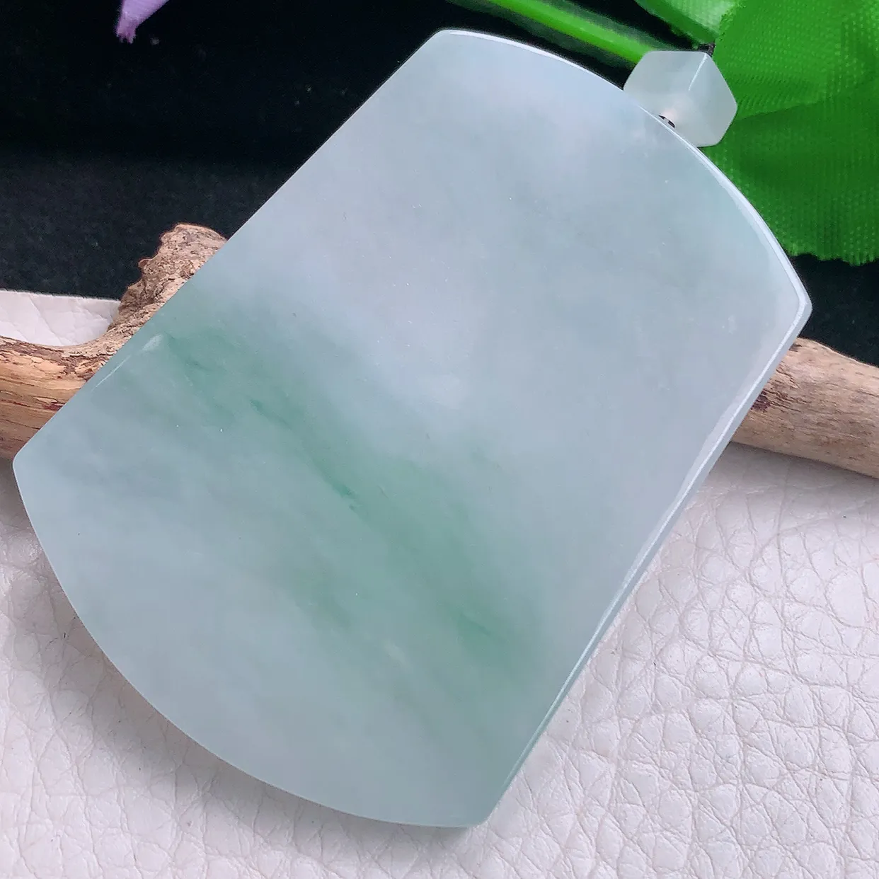 Lz实拍60*44.8*4.6天然缅甸翡翠山水牌玉坠 精雕指日高升项坠