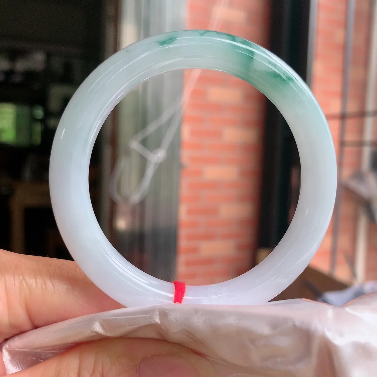 xo自然光57*9美人镯 缅甸翡翠A货冰飘花圆条玉手镯玉手环