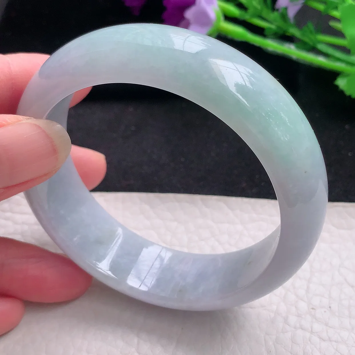 ee自然光58*18*8.2轮胎镯 缅甸翡翠A货淡春带彩宽边玉手镯玉手环