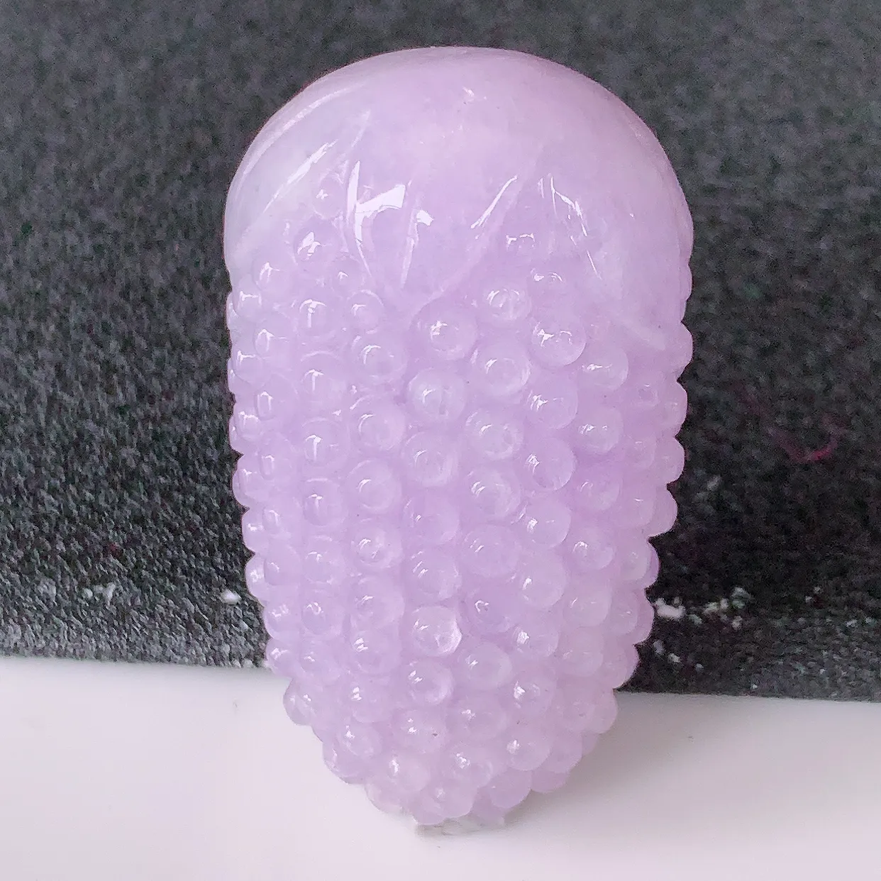 自然光实拍，冰胶紫罗兰翡翠葡萄吊坠，多子多福，翠色灵动，种老水足，寓意好，品相佳，佩戴佳品！#57.20