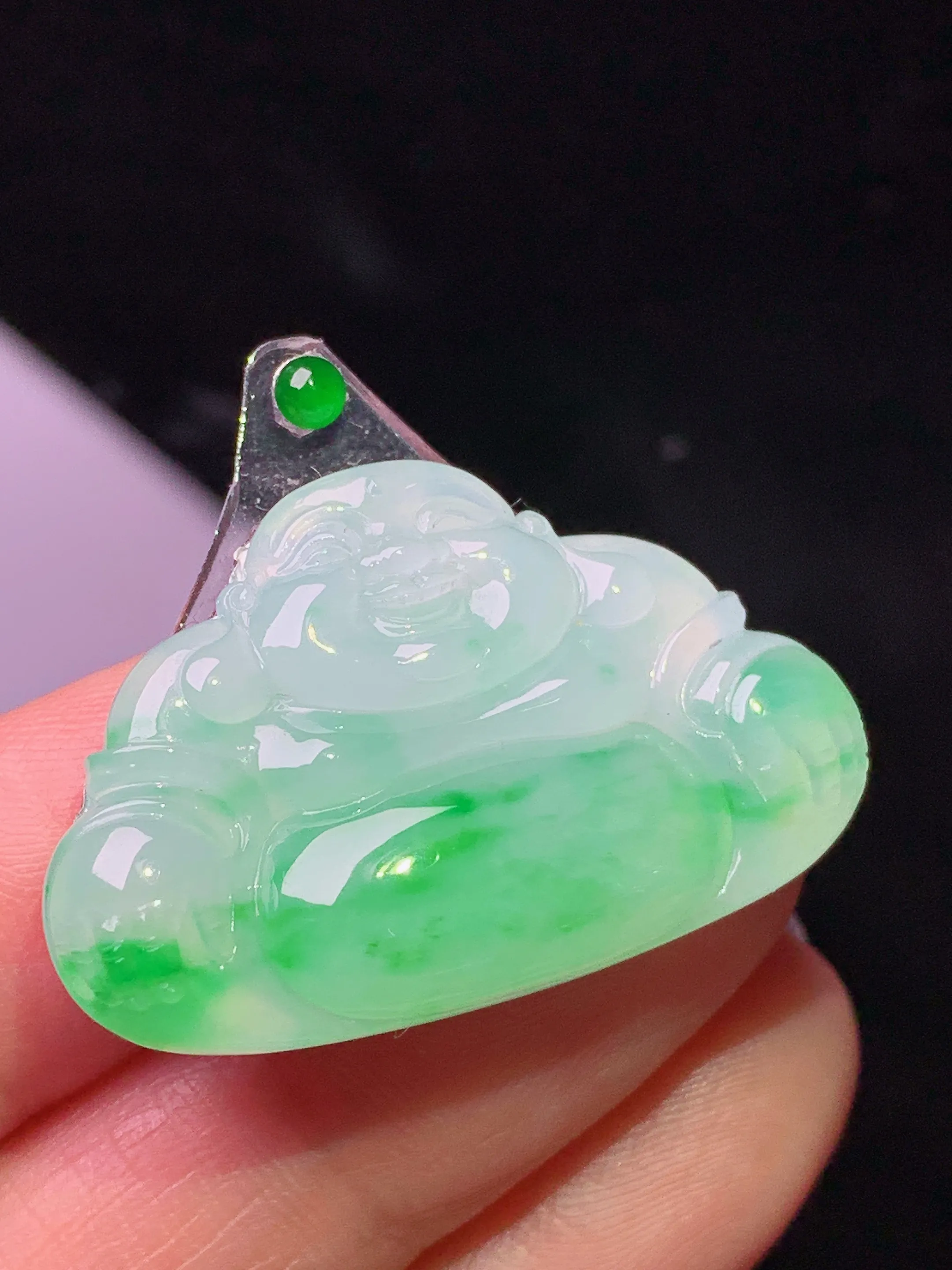 镶嵌款 飘绿佛公 玉质细腻 色泽清新艳丽 整体尺寸21.5*33*4.6