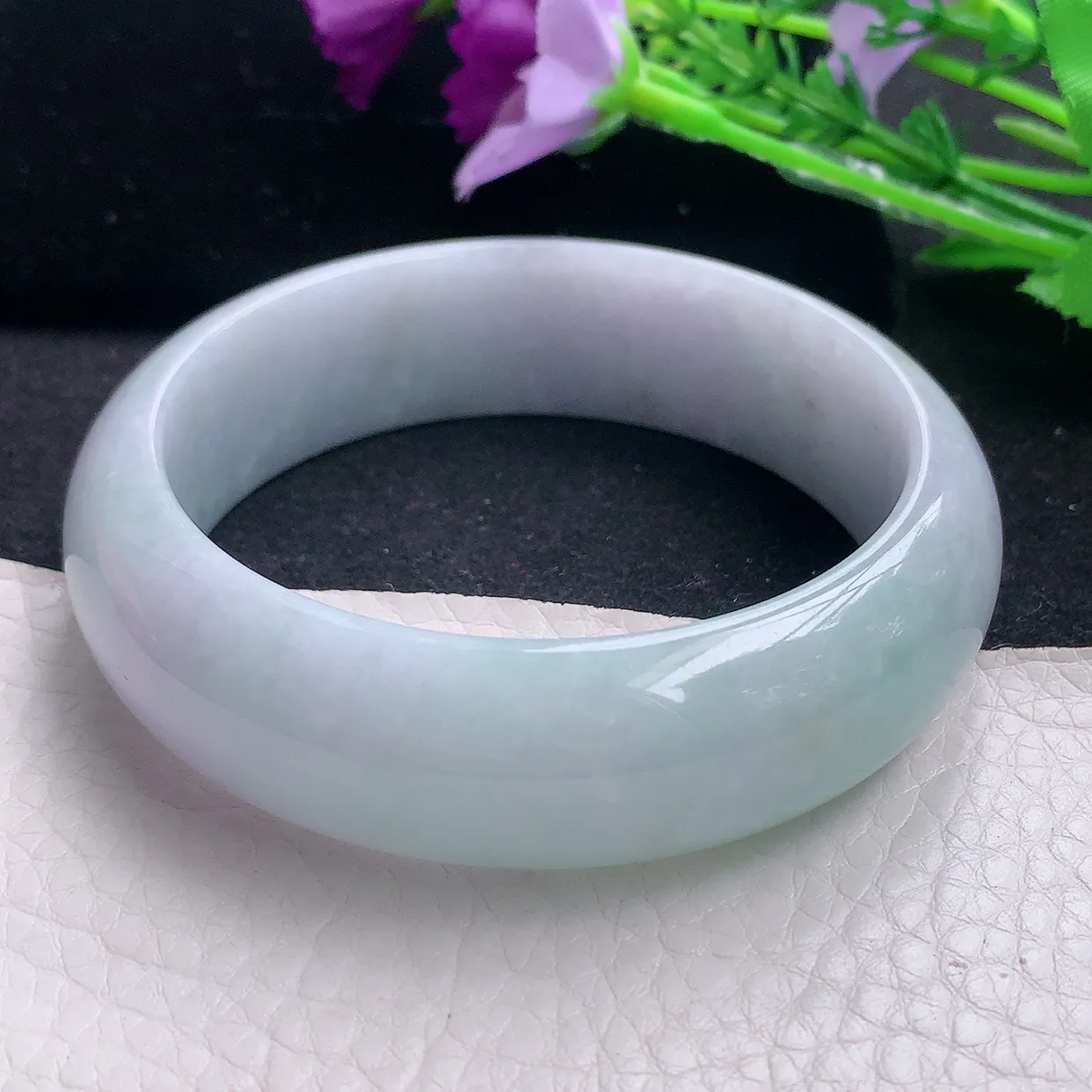 ee自然光58*18*8.2轮胎镯 缅甸翡翠A货淡春带彩宽边玉手镯玉手环