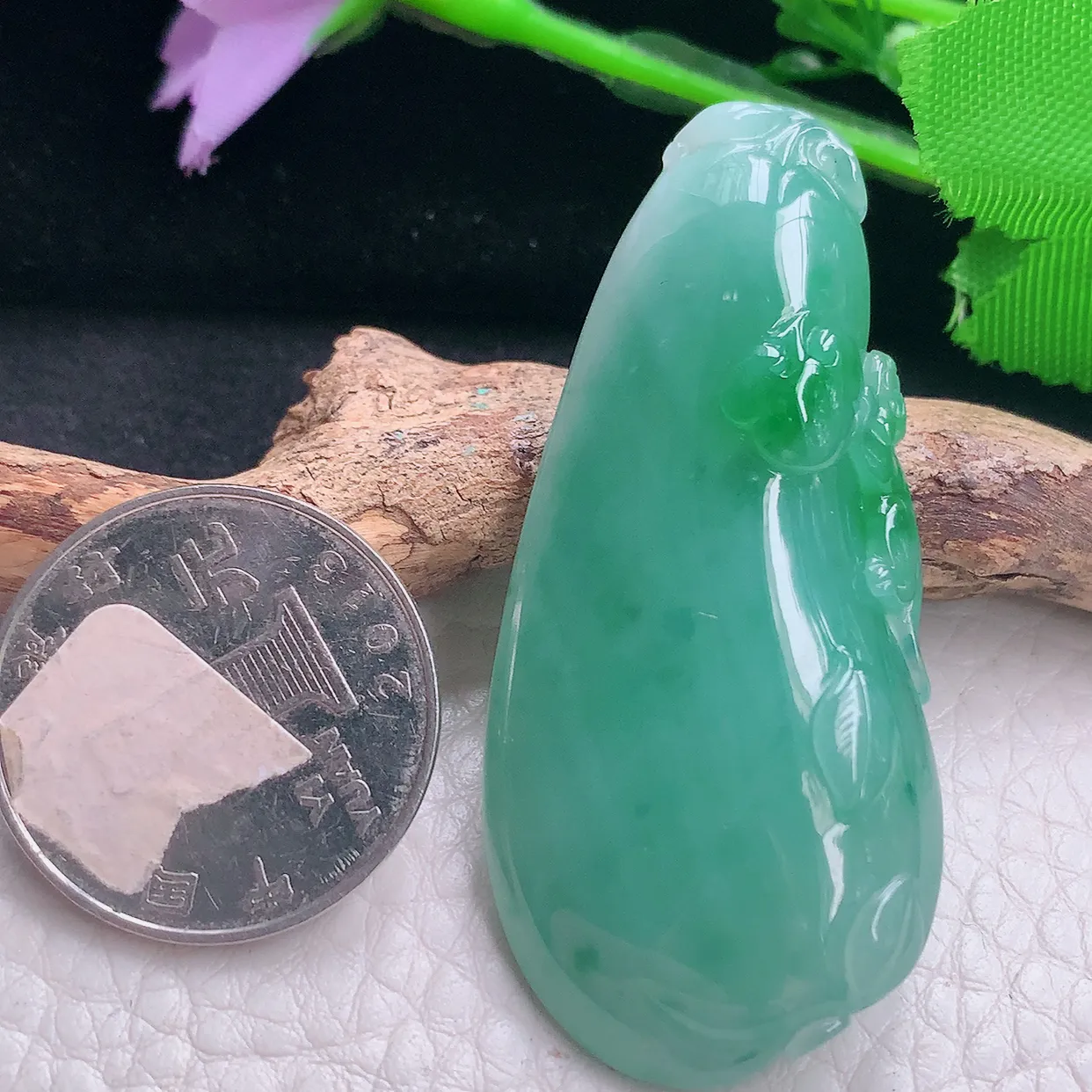 Lz实拍54.6*25*9天然翡翠a货蓝绿大福瓜吊坠冰透精雕吉祥如意玉坠