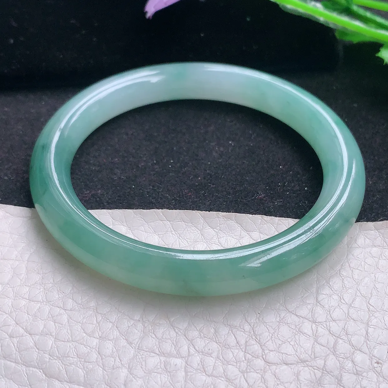 xo自然光53.5*8.5美人镯 缅甸翡翠A货飘花圆条玉手镯玉手环